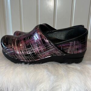 DANSKO leather clog shiny purple crosshatch Size 37 US 6.5 nursing comfort
